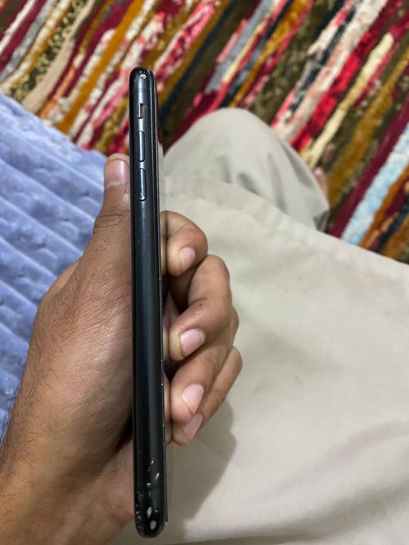 Apple iPhone XR 5