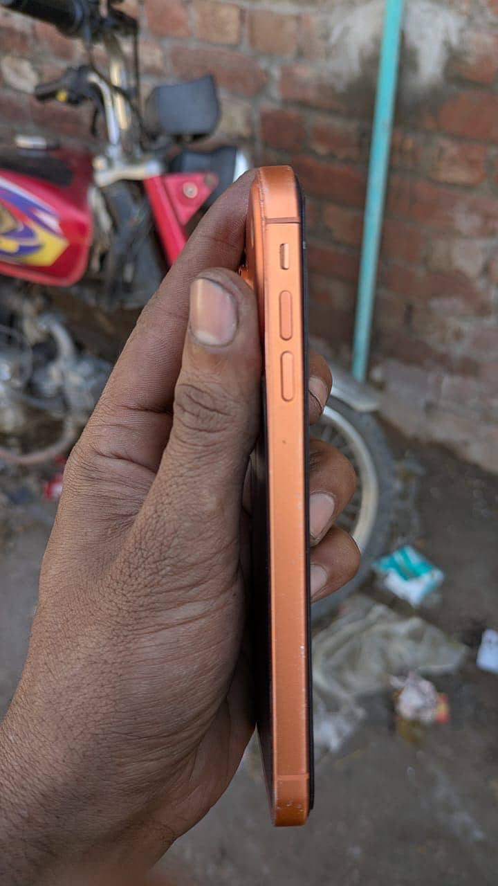 Apple iPhone XR 1
