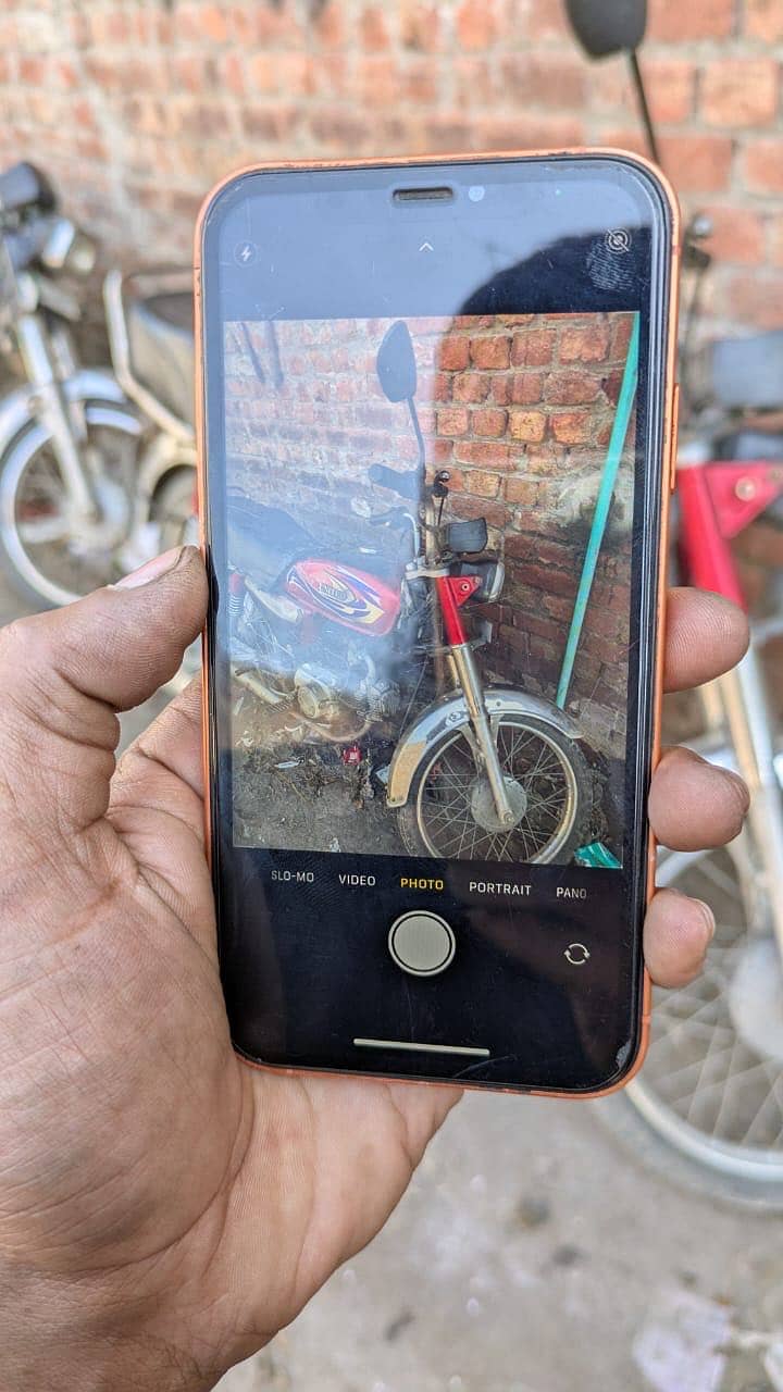 Apple iPhone XR 4