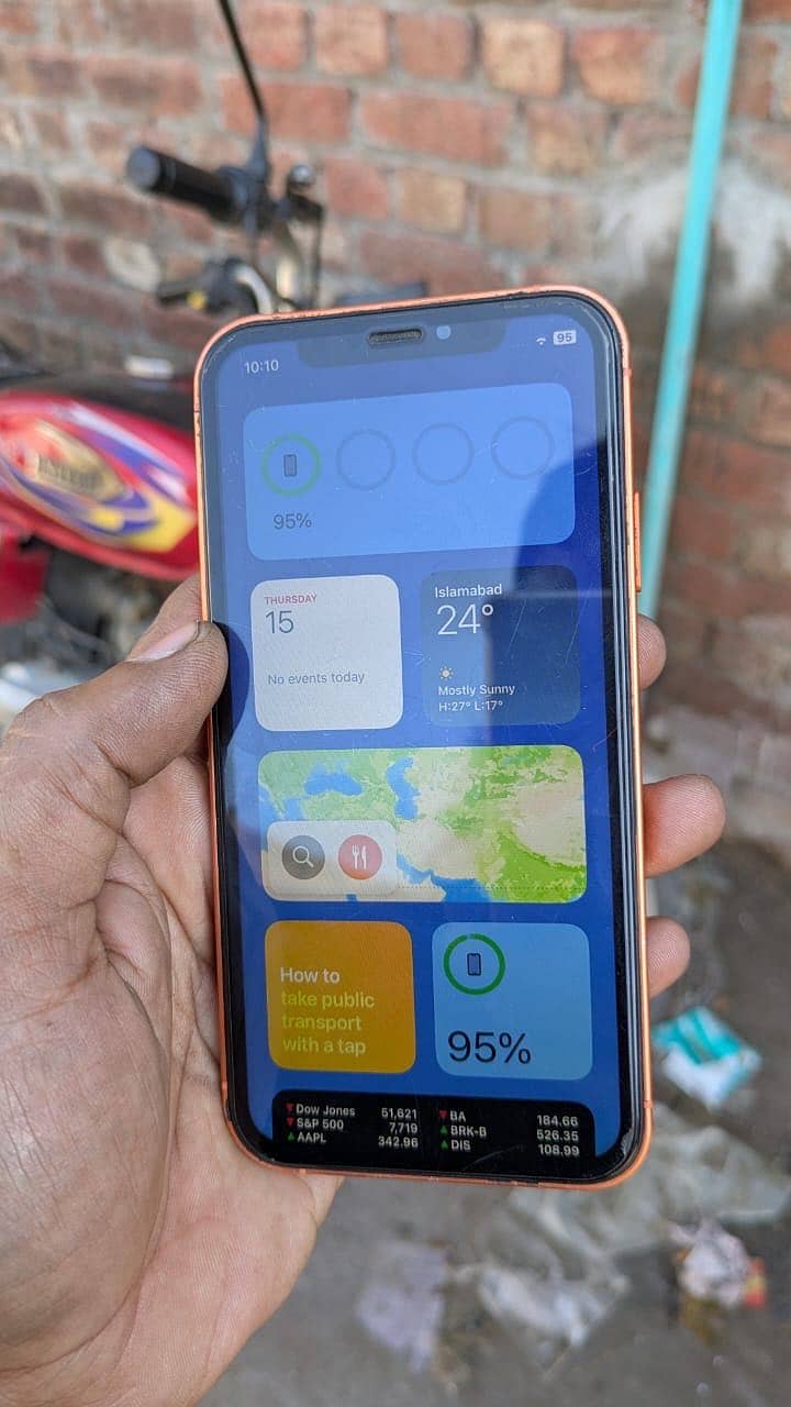 Apple iPhone XR 7