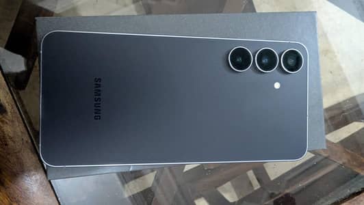 Samsung Mobile S25 FE sim locked 128gb. jet black