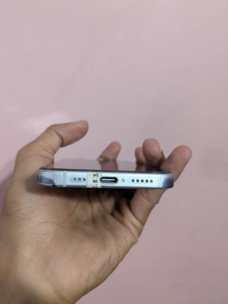 Apple iPhone 15 2