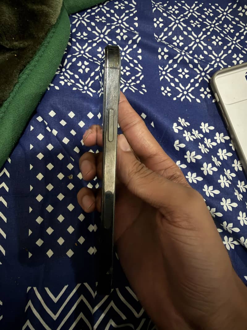 Apple iPhone 12 Pro 1