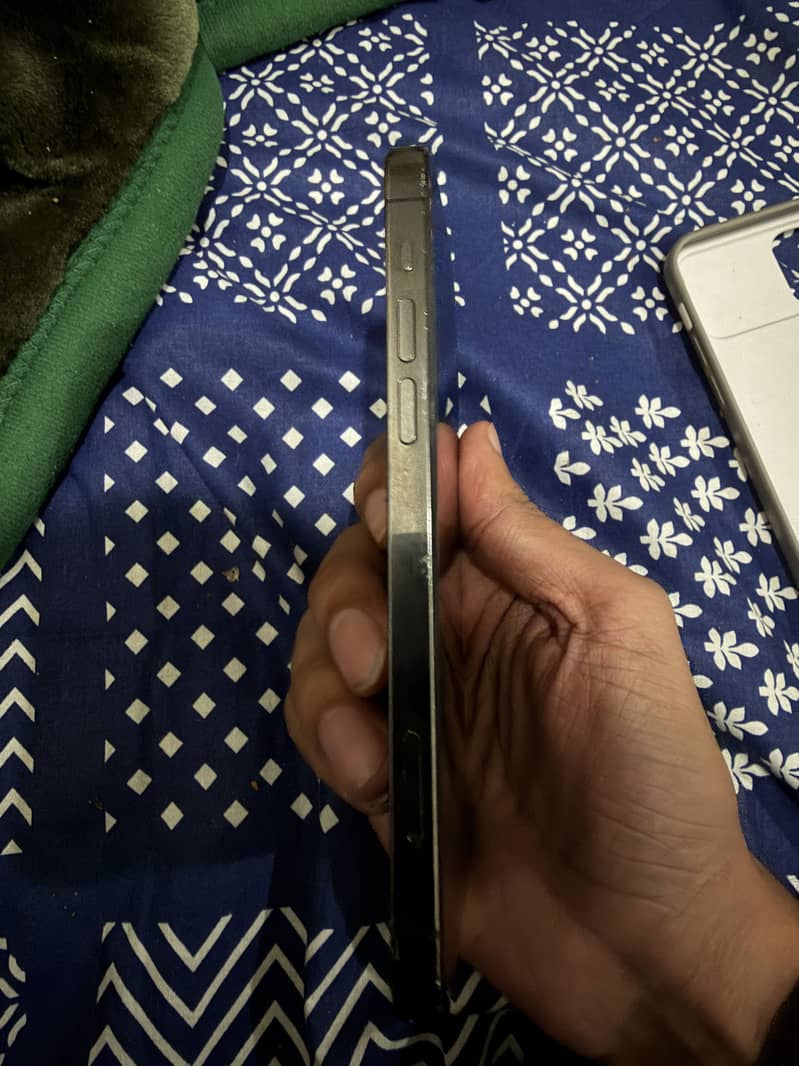 Apple iPhone 12 Pro 3