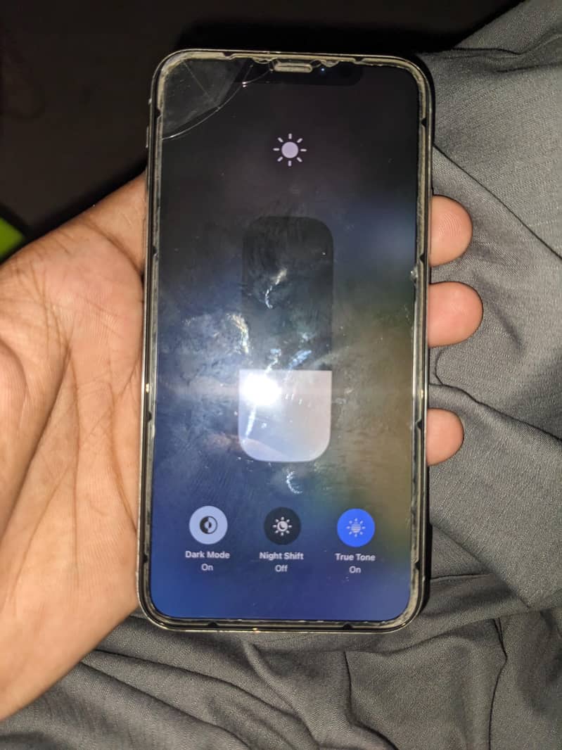 Apple iPhone X 3