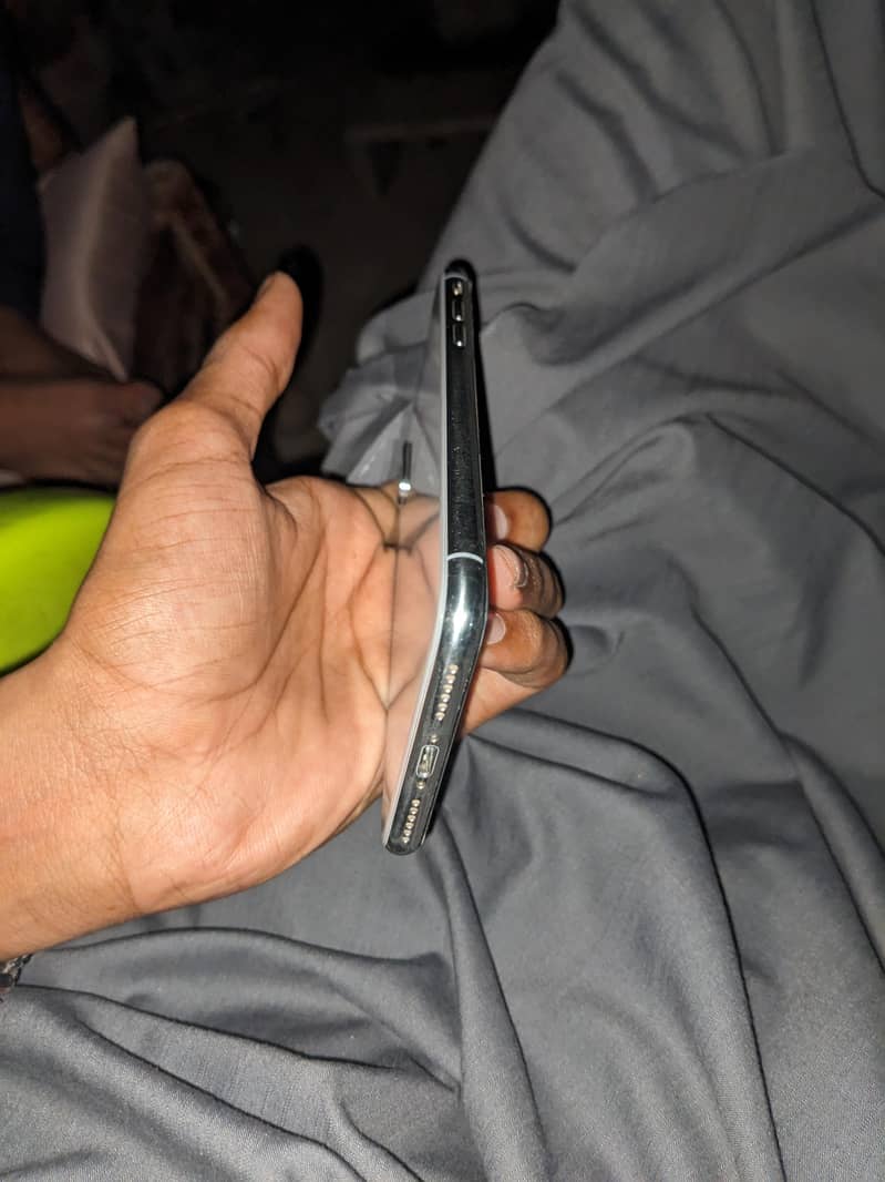 Apple iPhone X 5