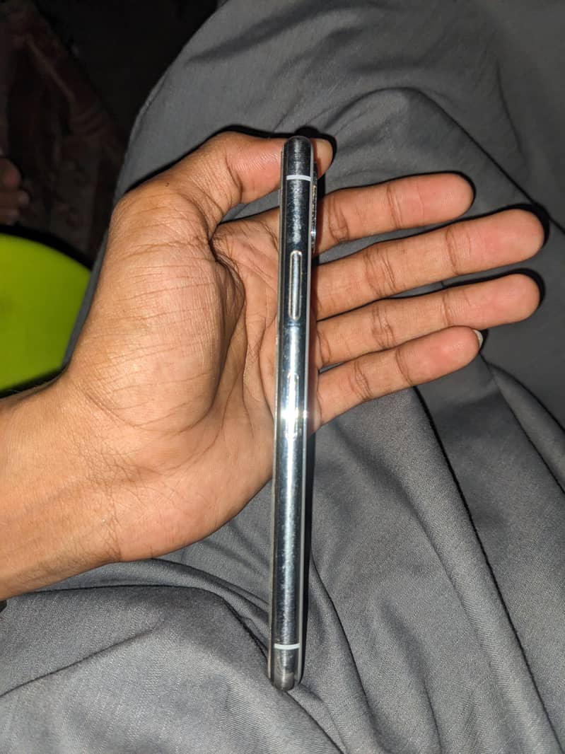 Apple iPhone X 6