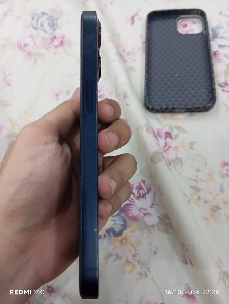 Apple iPhone 13 3