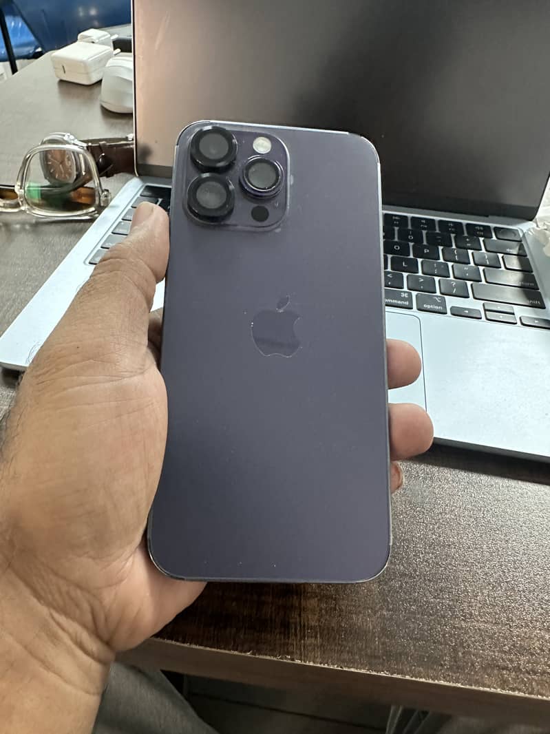 Apple iPhone 14 Pro Max 1