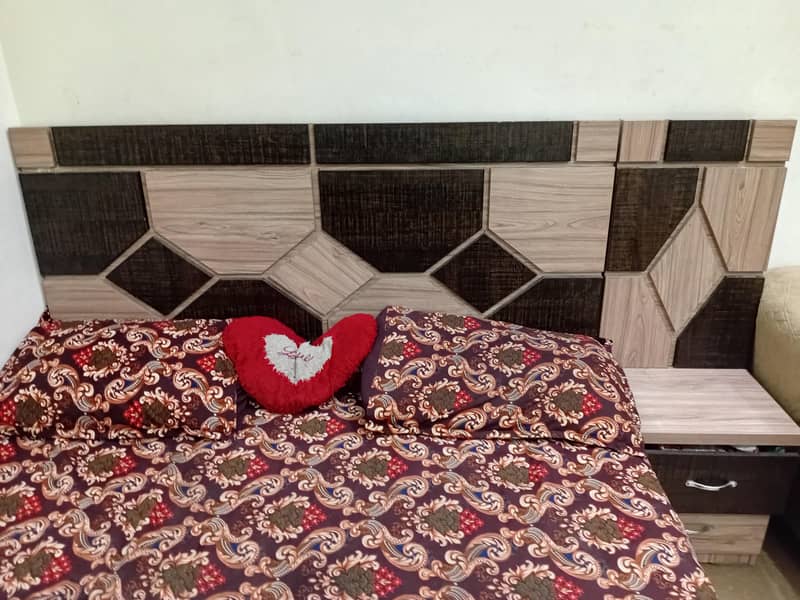 Bed with two side Table Matress 0