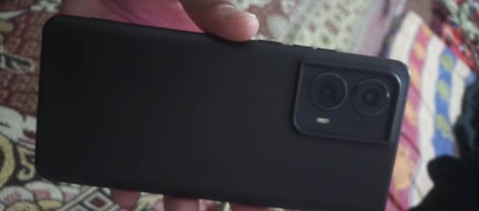 Motorola Edge 2024 + 450 rupees back case free