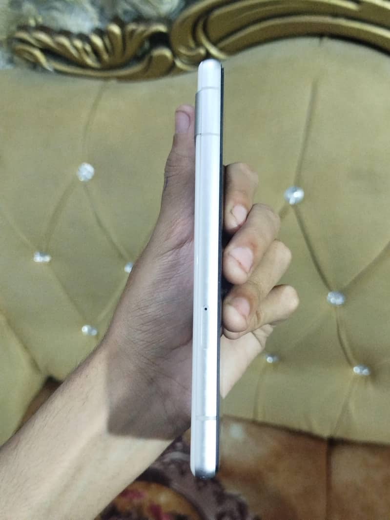 Google Pixel 7a 4