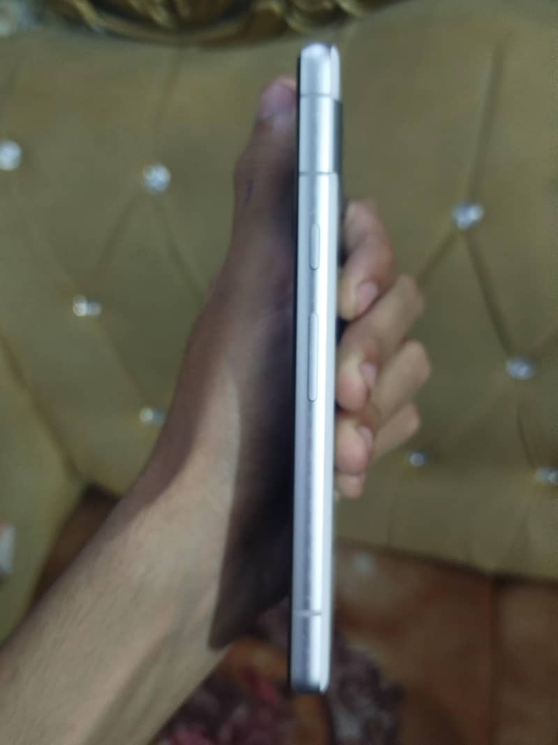 Google Pixel 7a 5