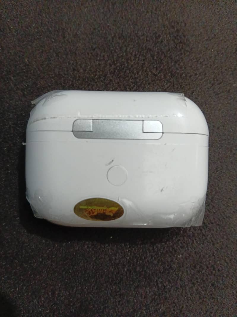 Earbud 0