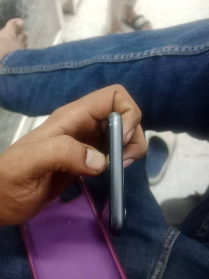 Apple iPhone 11 2