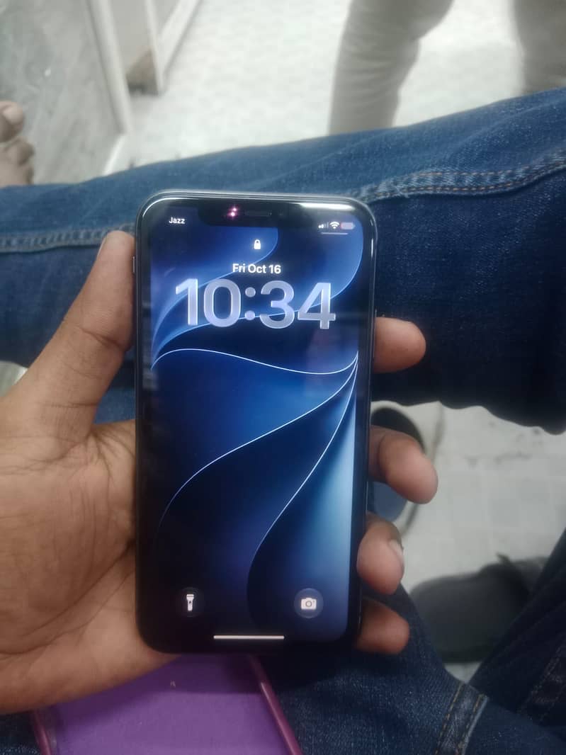Apple iPhone 11 4