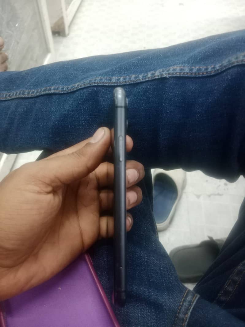 Apple iPhone 11 6
