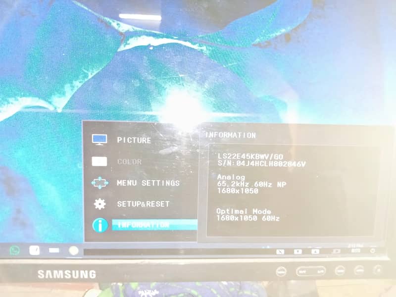 Desktop computer 0