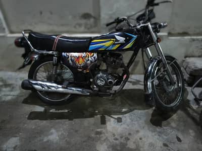 Honda 125  lush bik  0301-51-66+047