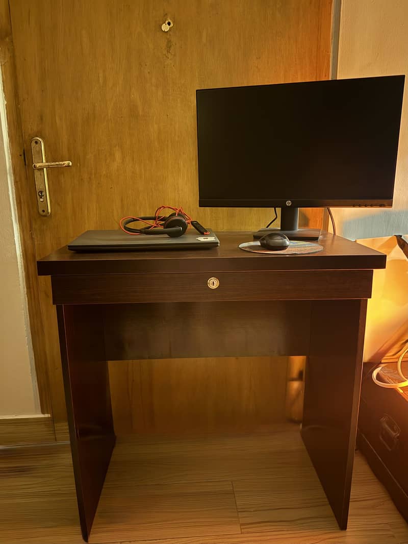 Office/Study Table 1