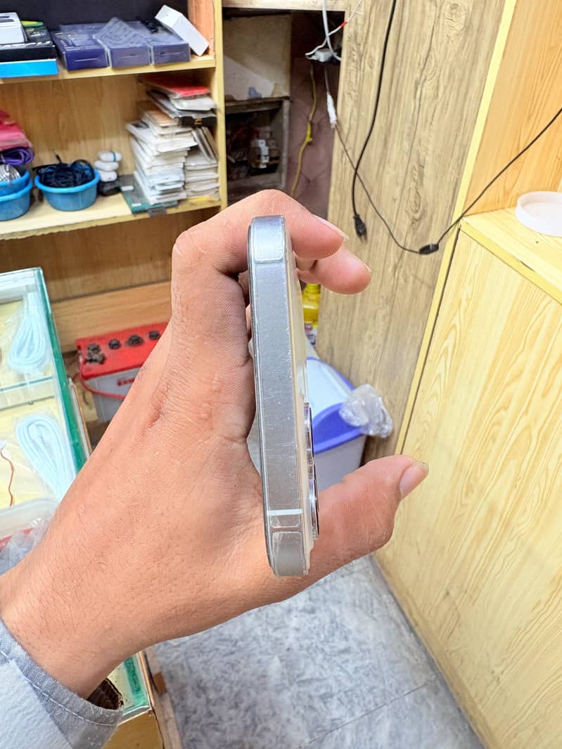 Apple iPhone 12 Pro Max 3