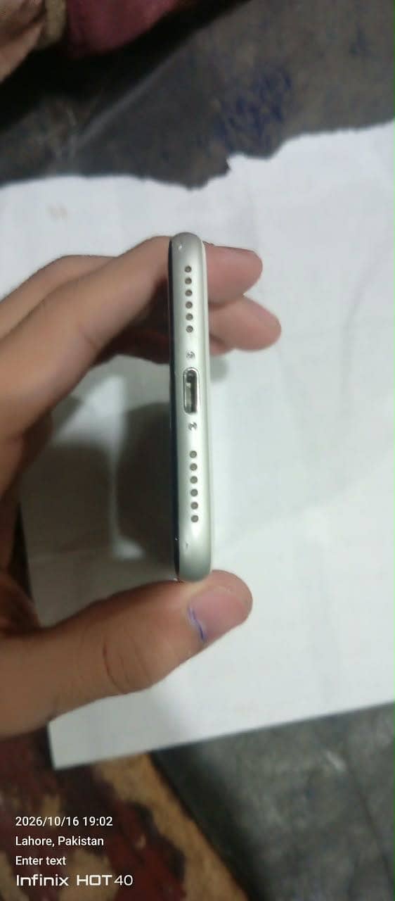 Apple iPhone SE 7