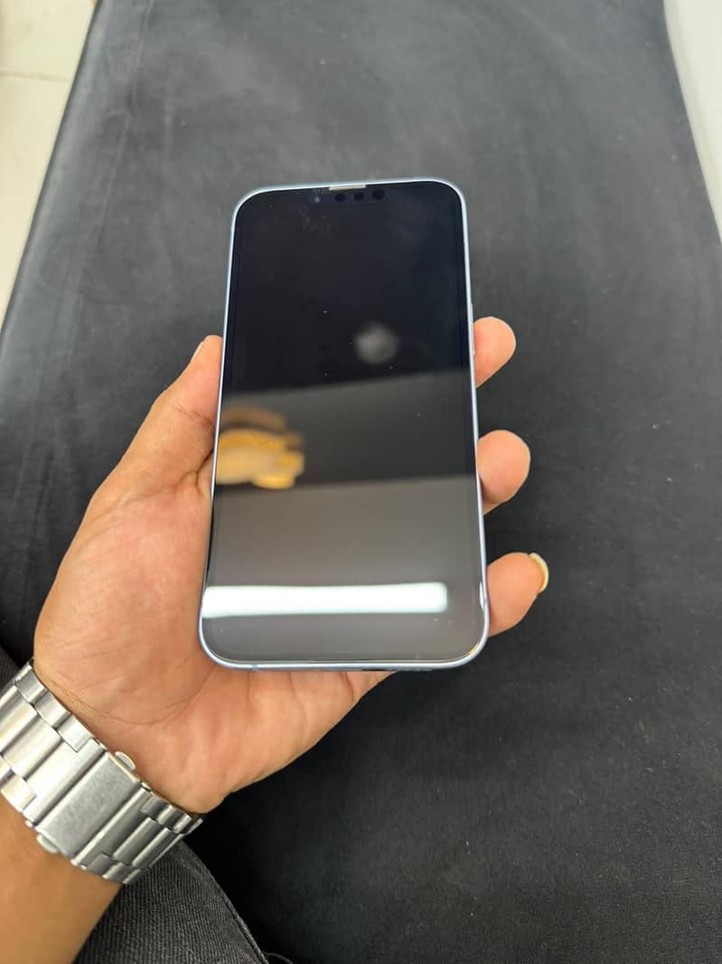 Apple iPhone 14 4