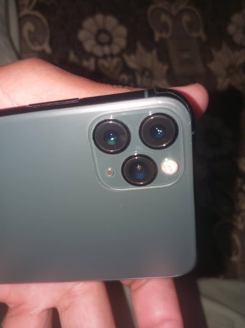 Apple iPhone 11 Pro Max 2