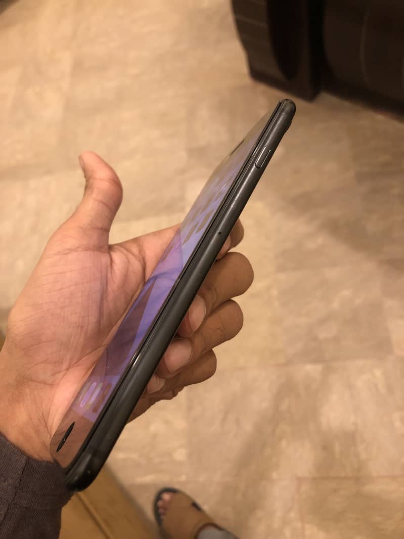 Apple iPhone 7 Plus 5