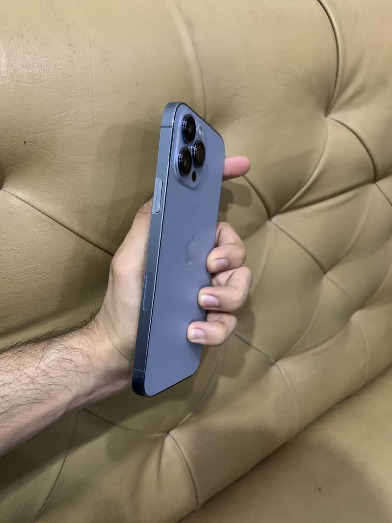 Apple iPhone 13 Pro Max 1