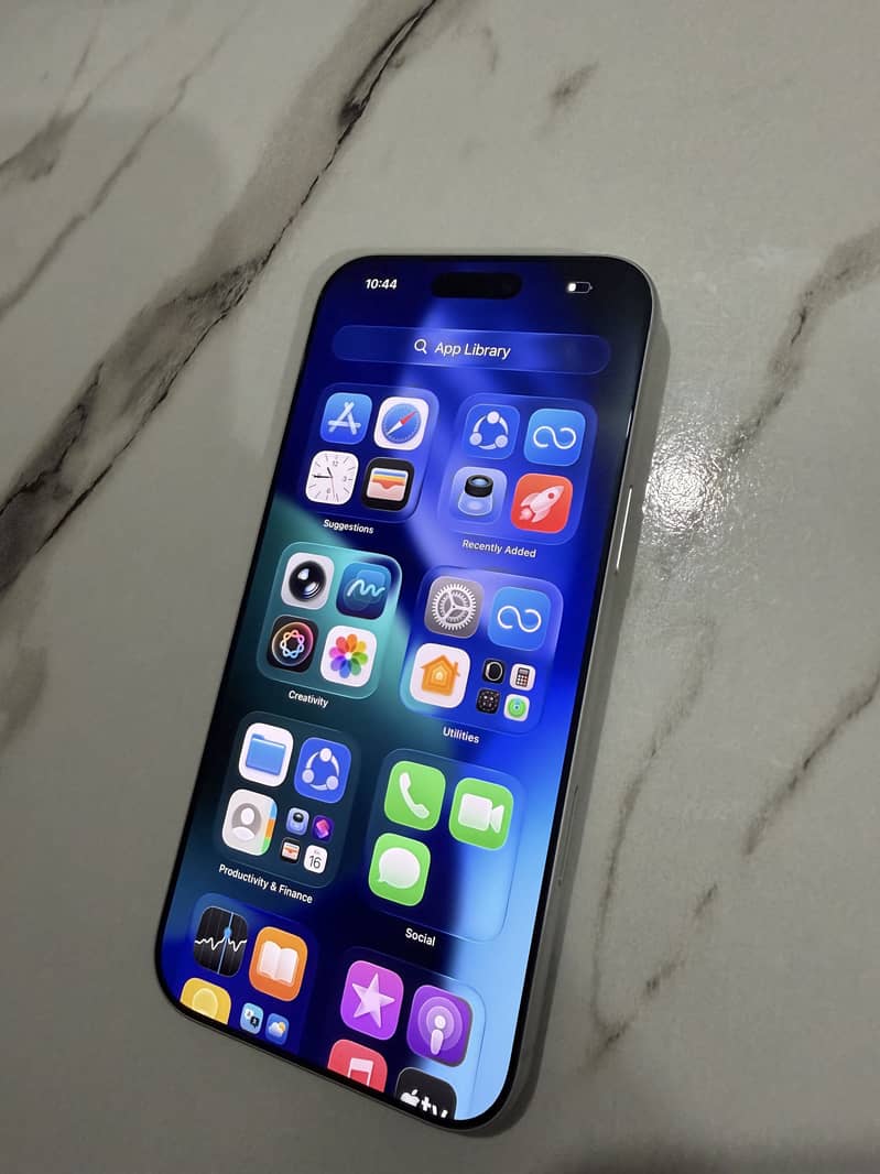 Apple iPhone 17 Pro Max 1
