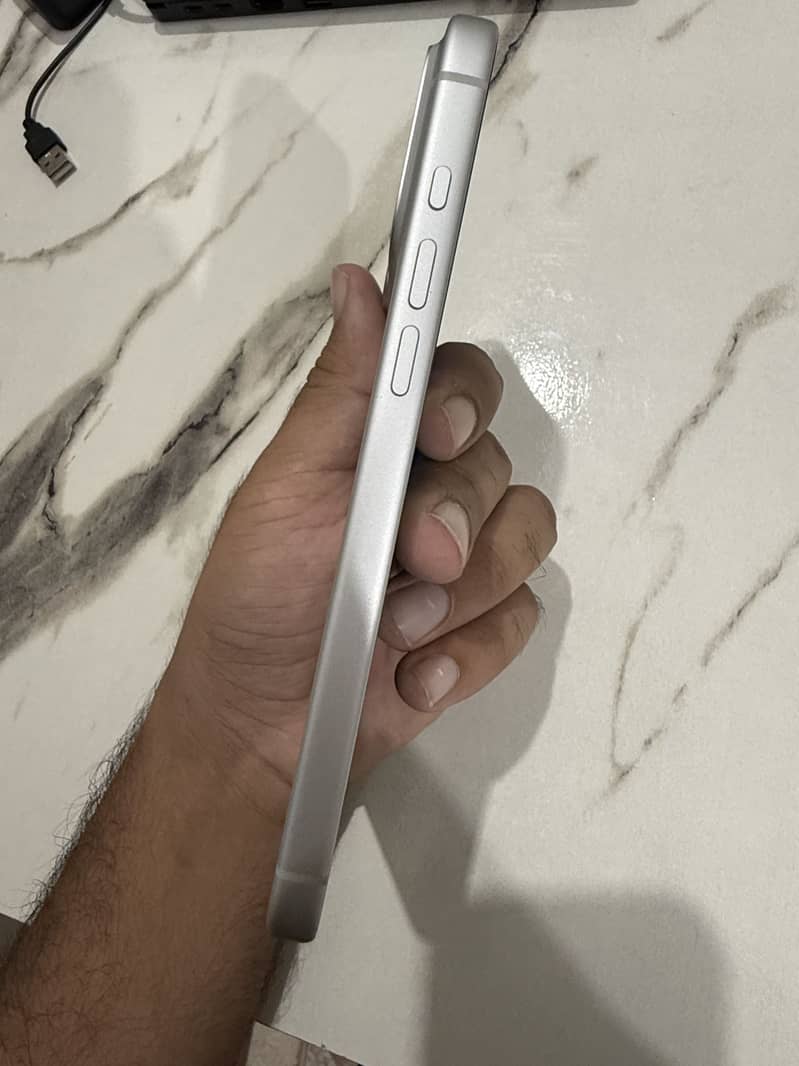 Apple iPhone 17 Pro Max 6