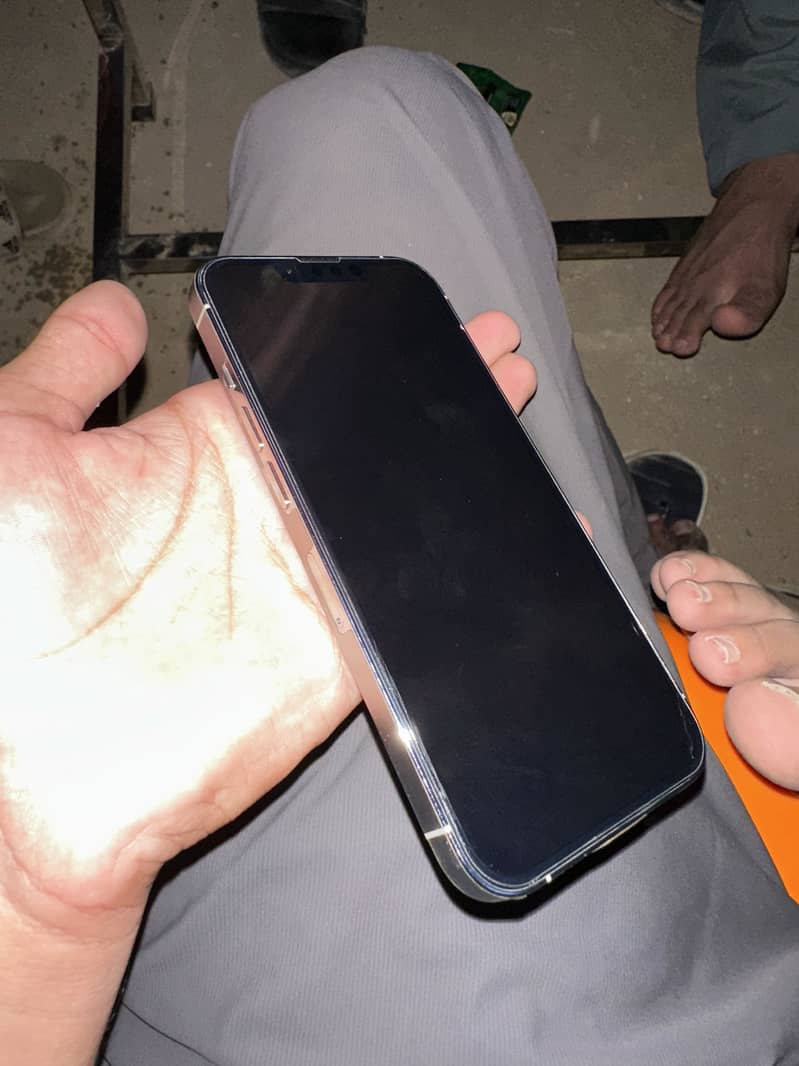 Apple iPhone 13 Pro 3