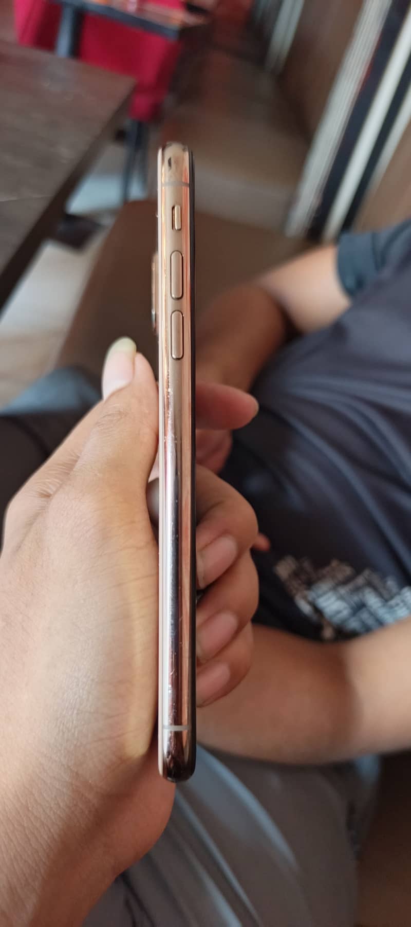 Apple iPhone XS 4