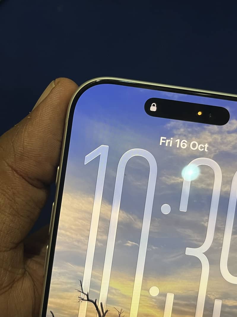 Apple iPhone 17 Pro Max 4