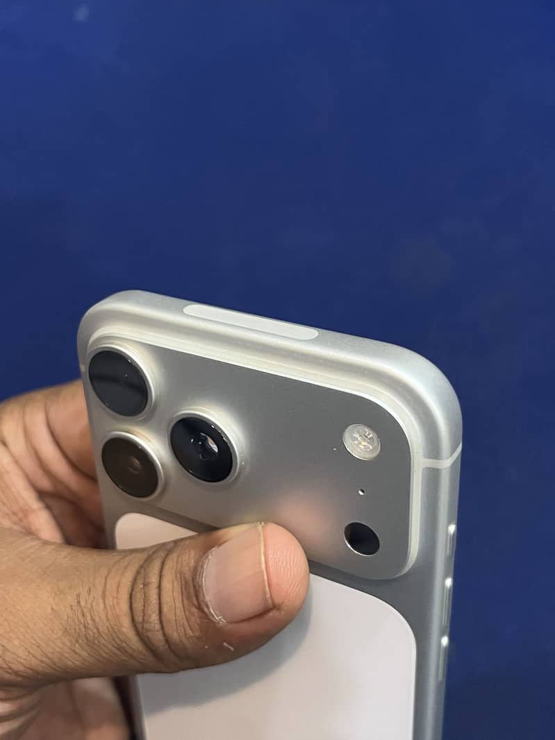 Apple iPhone 17 Pro Max 6