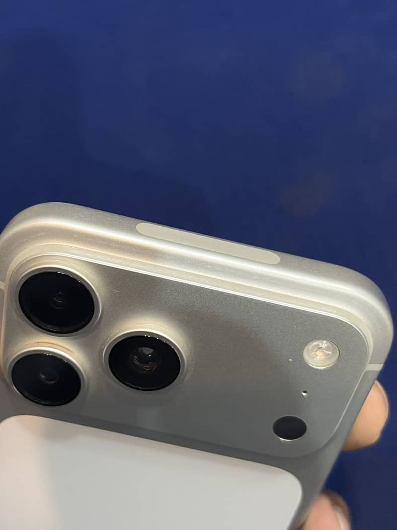 Apple iPhone 17 Pro Max 7