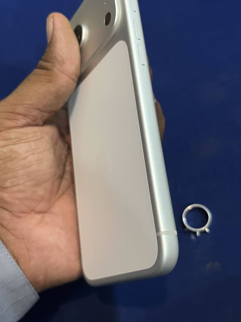 Apple iPhone 17 Pro Max 11
