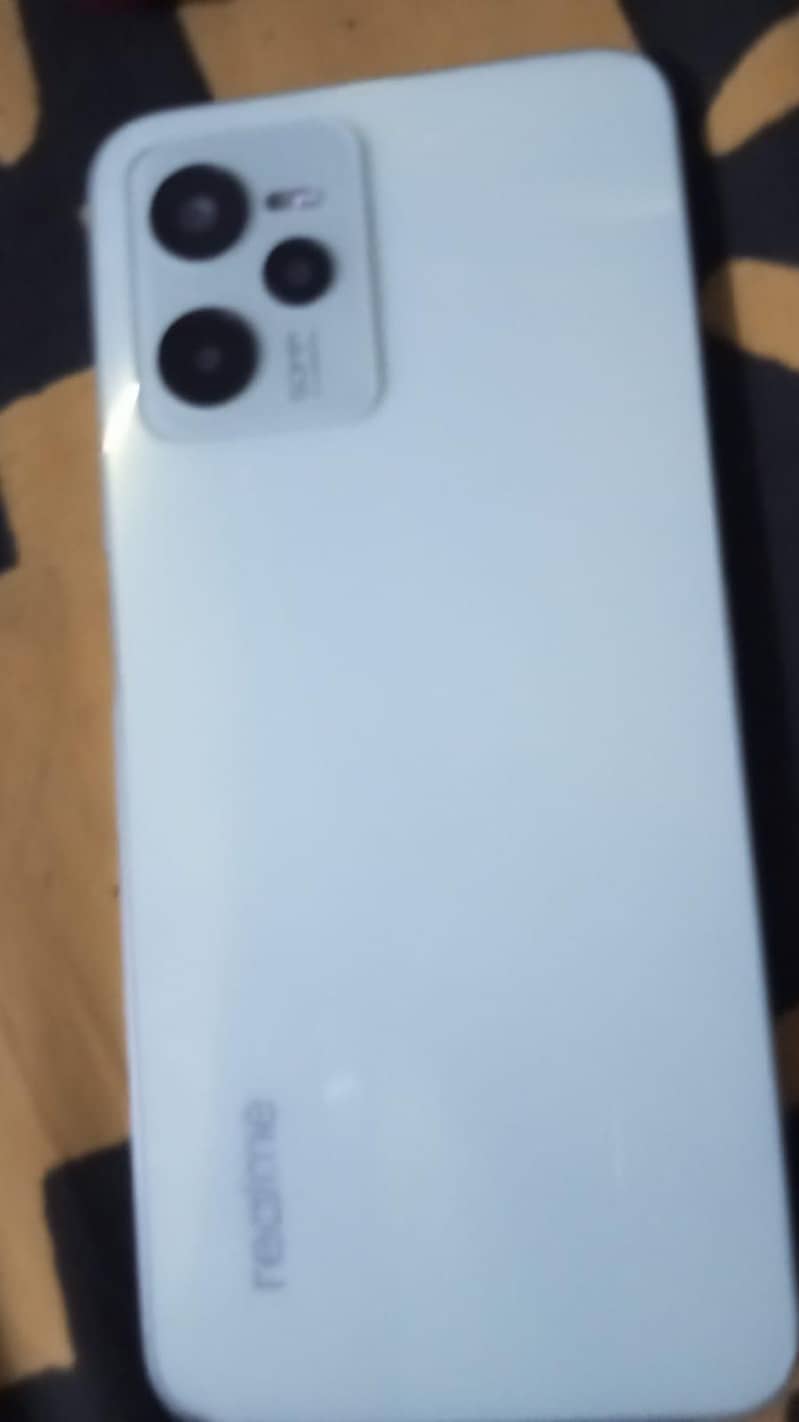 Realme C35 3