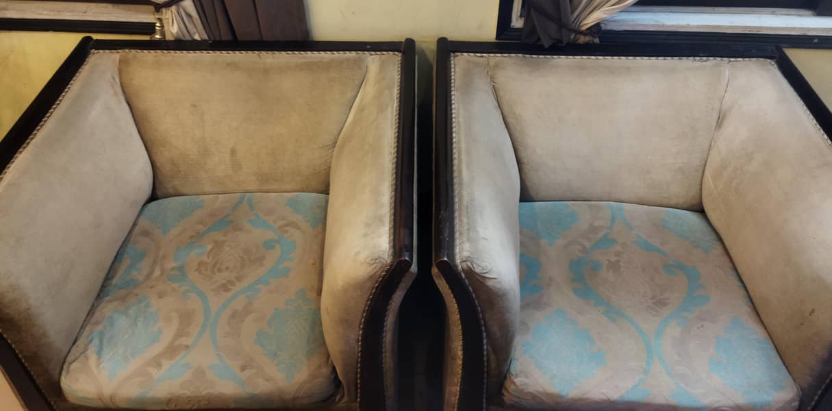 7 seater sofa set. 0