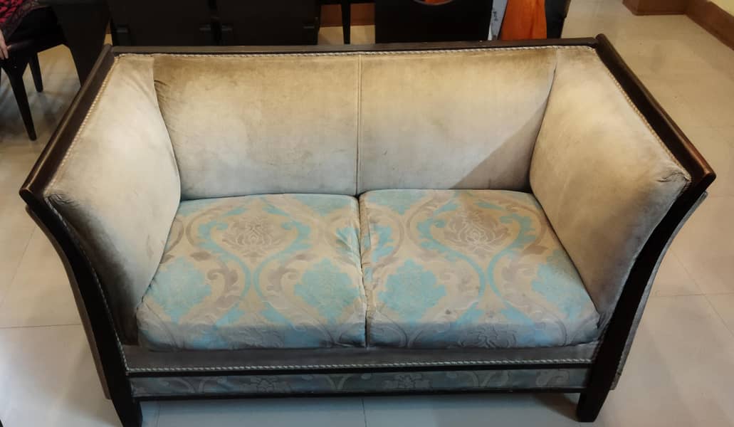 7 seater sofa set. 2