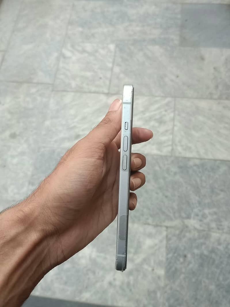 Apple iPhone 15 3