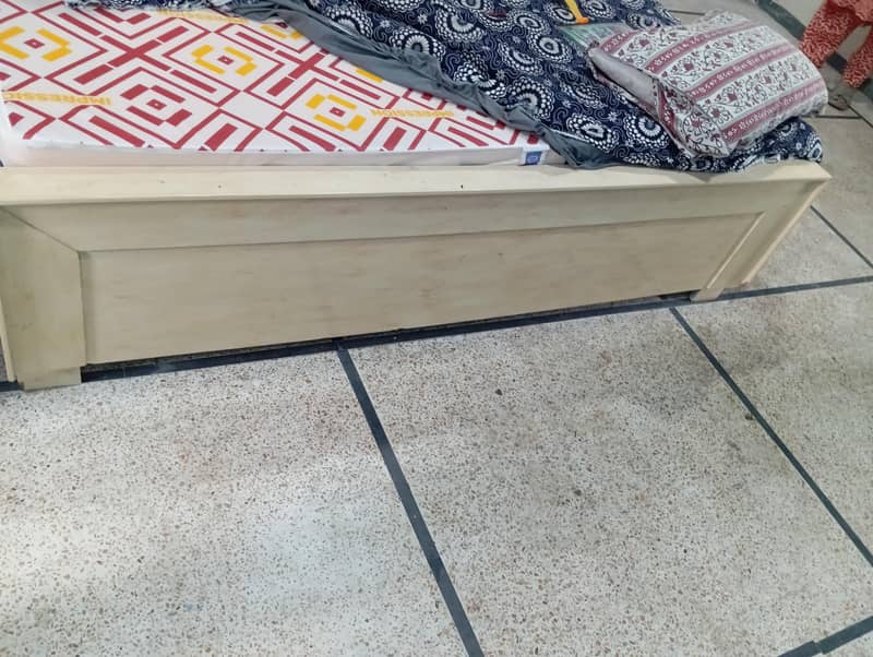 Bed King size 4
