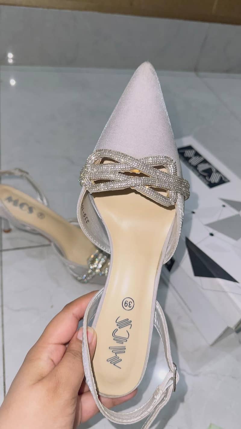 MCS HEELS 1