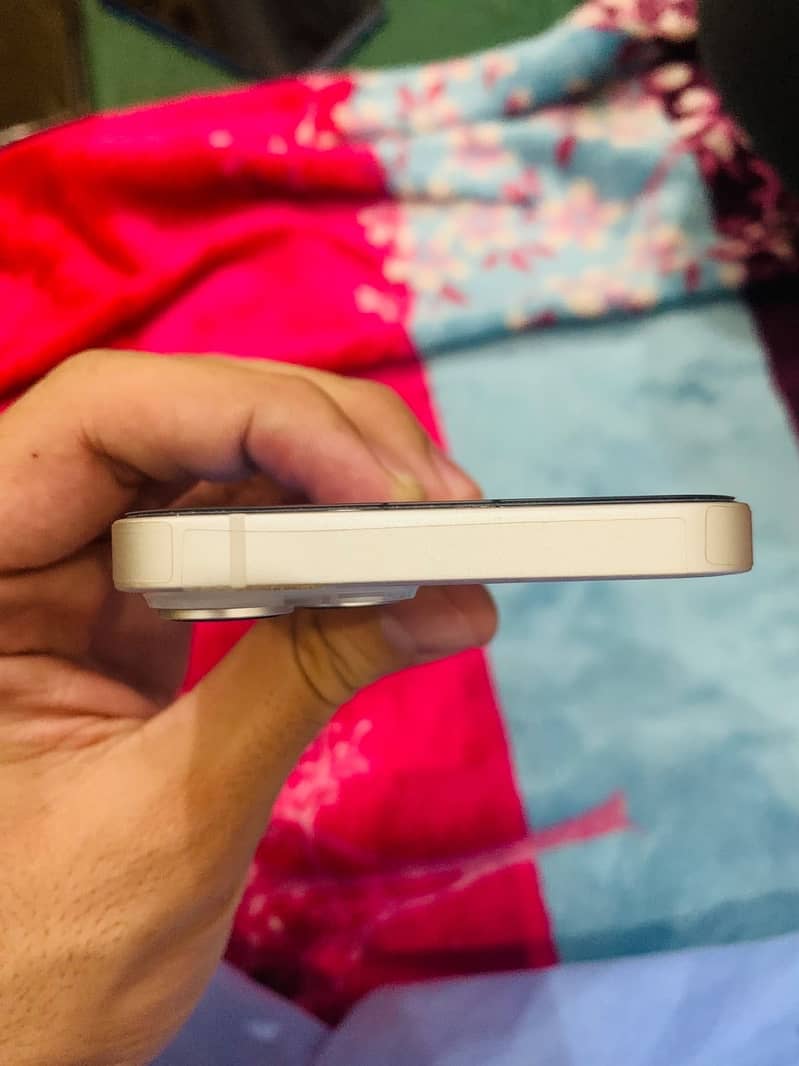Apple iPhone 14 1