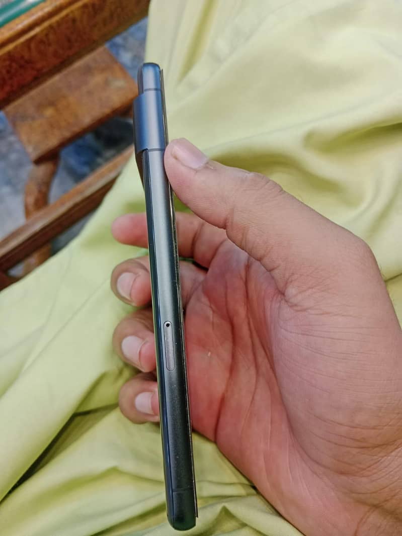 Google Pixel 7 4