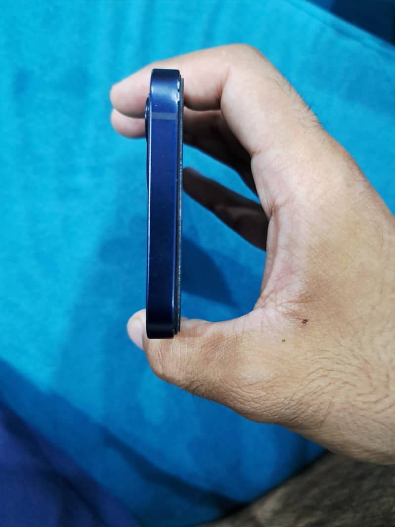Apple iPhone 12 5
