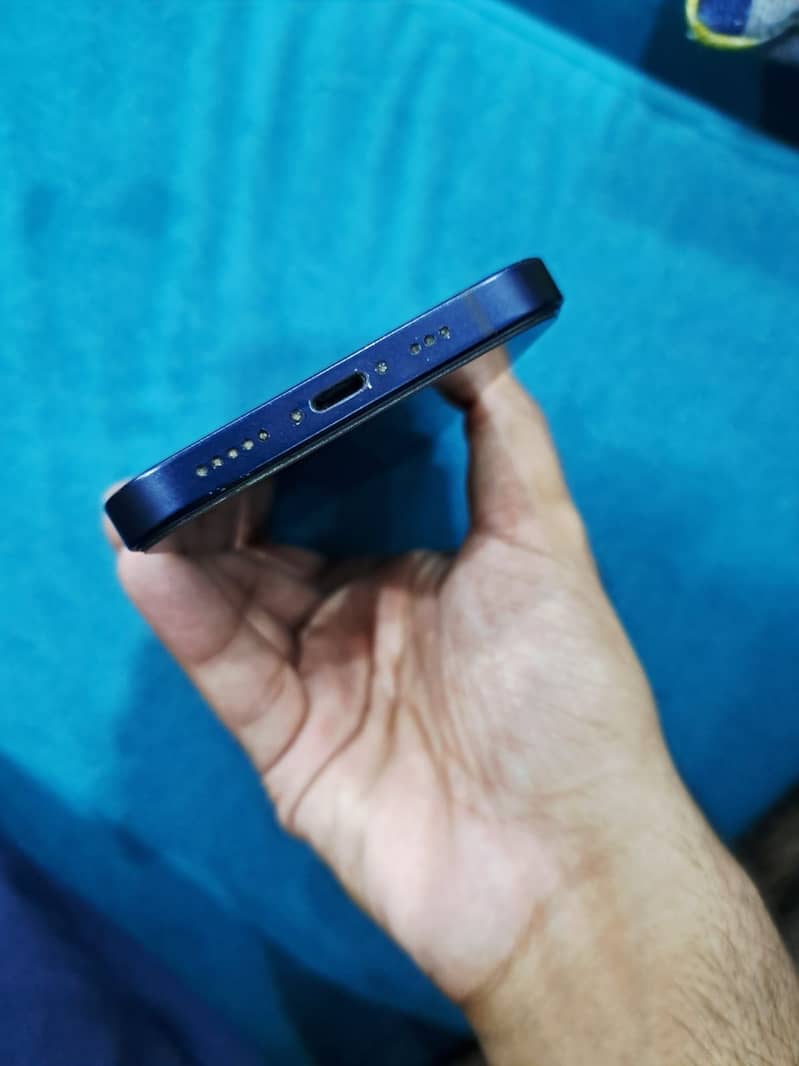 Apple iPhone 12 6