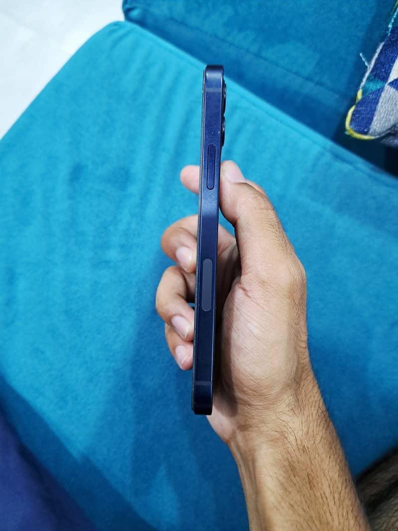 Apple iPhone 12 8