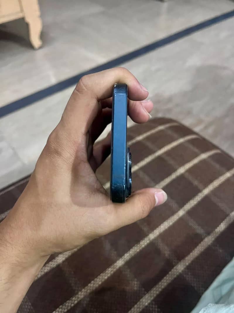 Apple iPhone 14 5